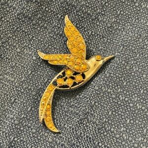 Sara coventry Hummingbird Brooch with Iridescent Accents